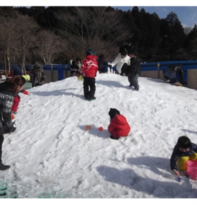 雪遊び広場